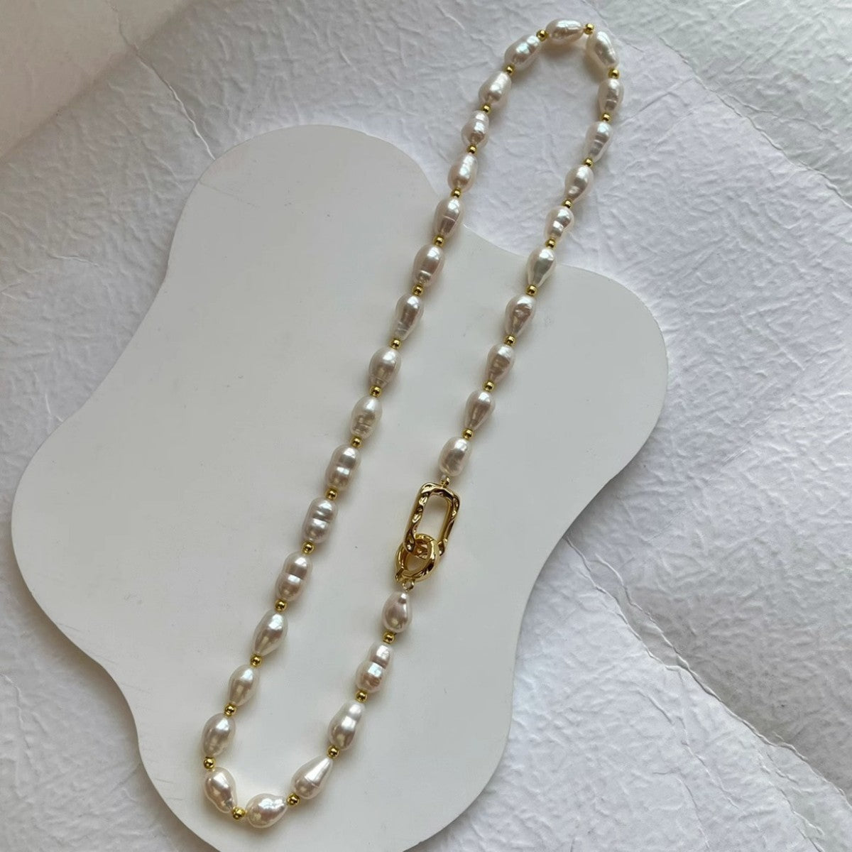 Baroque pearl necklace for women clavicle; Baroque pearl choker for women