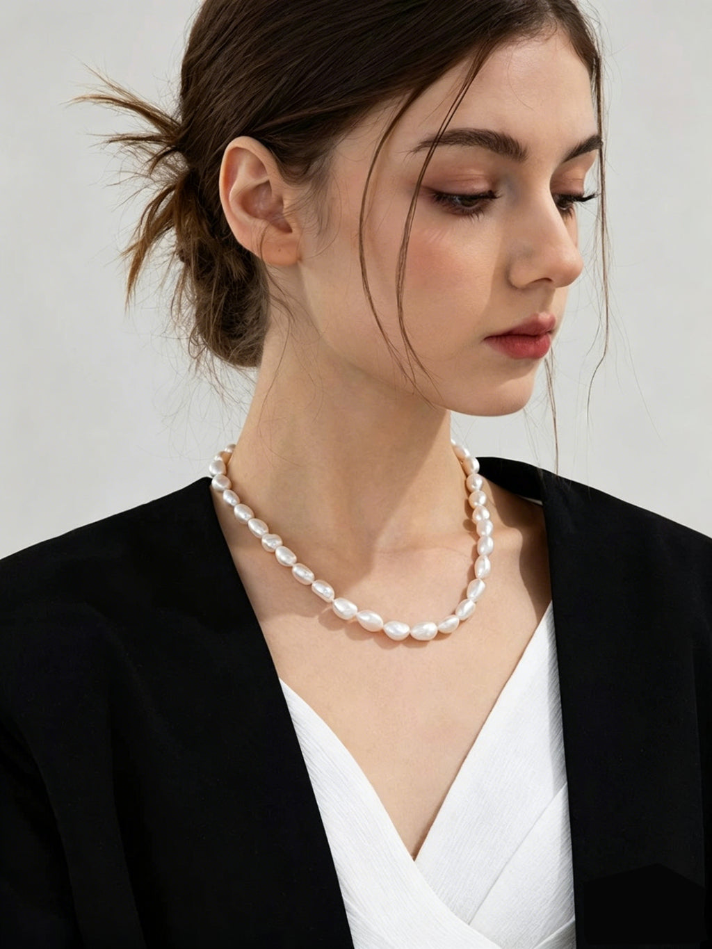 Freshwater baroque pearl necklace