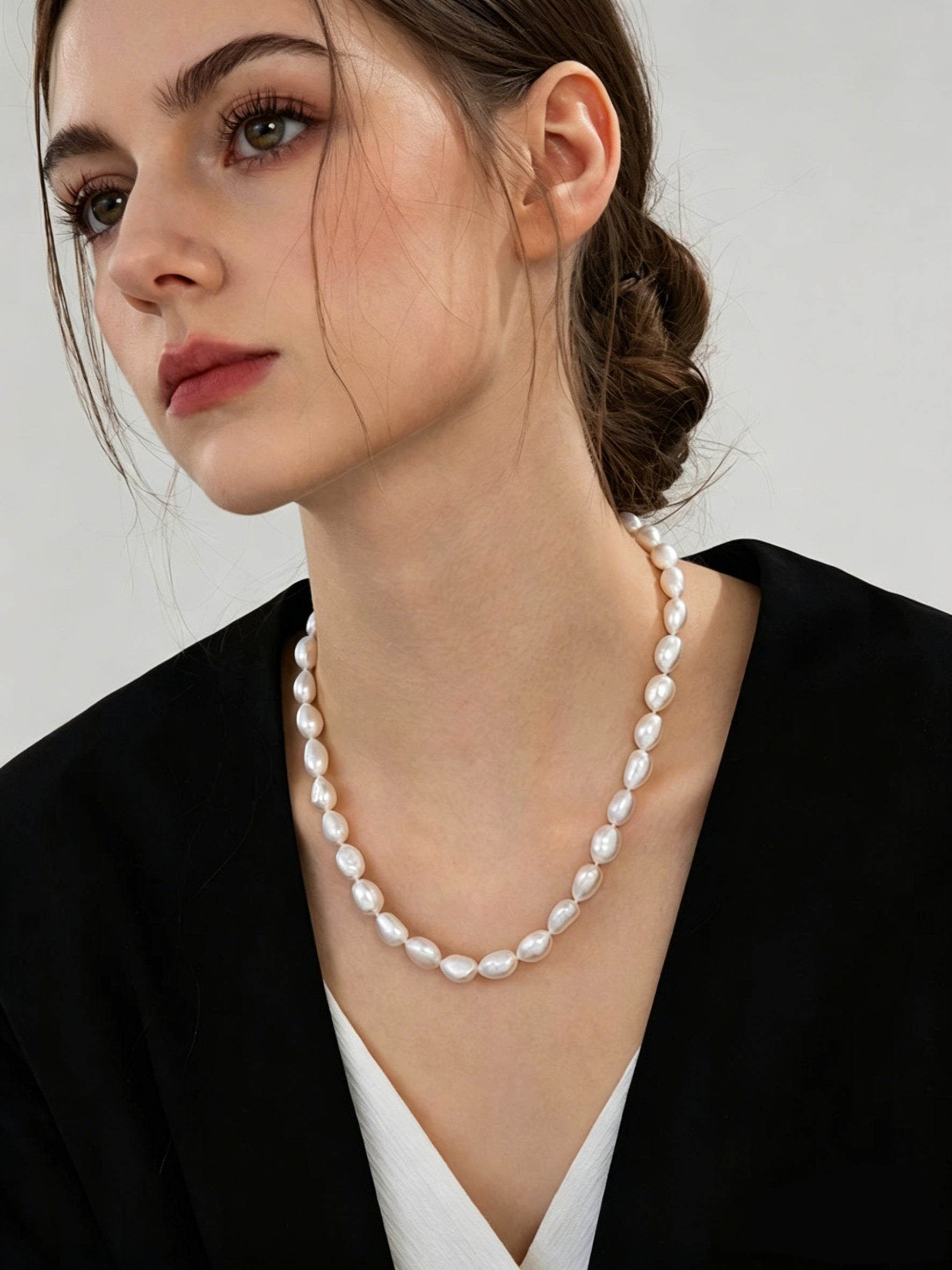 Freshwater baroque pearl necklace