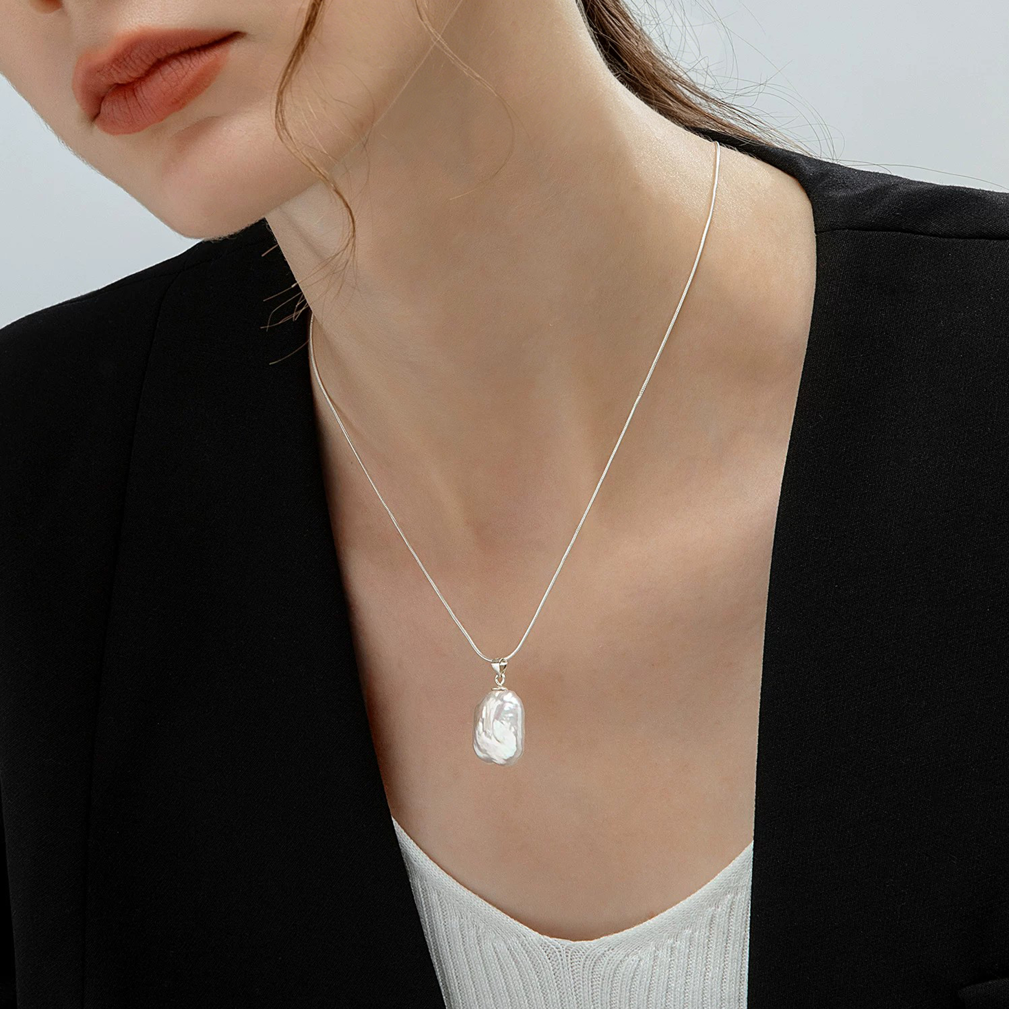 Natural baroque freshwater pearl necklace