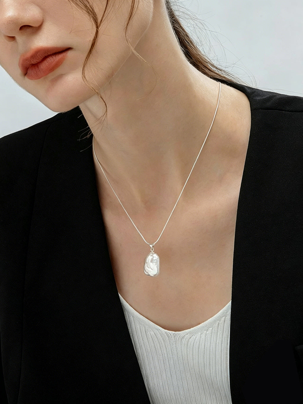 Natural baroque freshwater pearl necklace