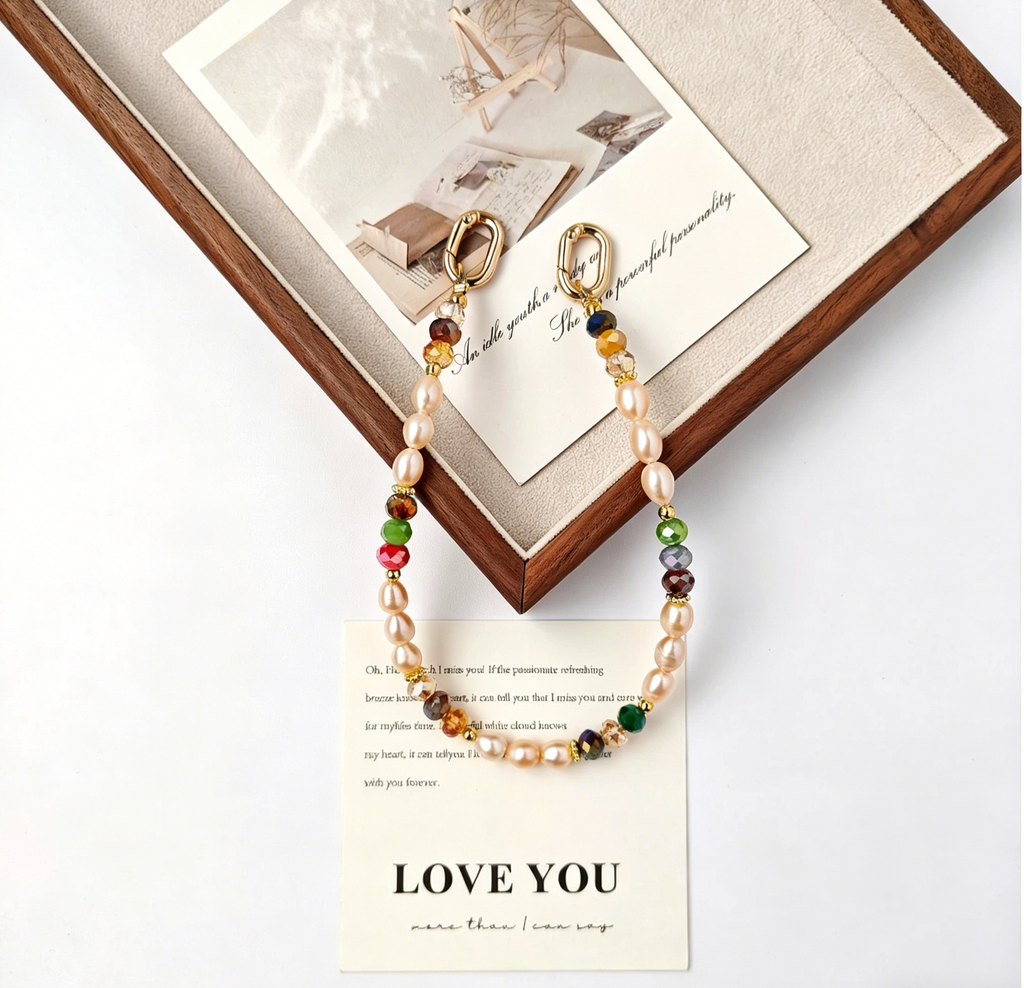 Natural freshwater pearl phone chain - New Hair