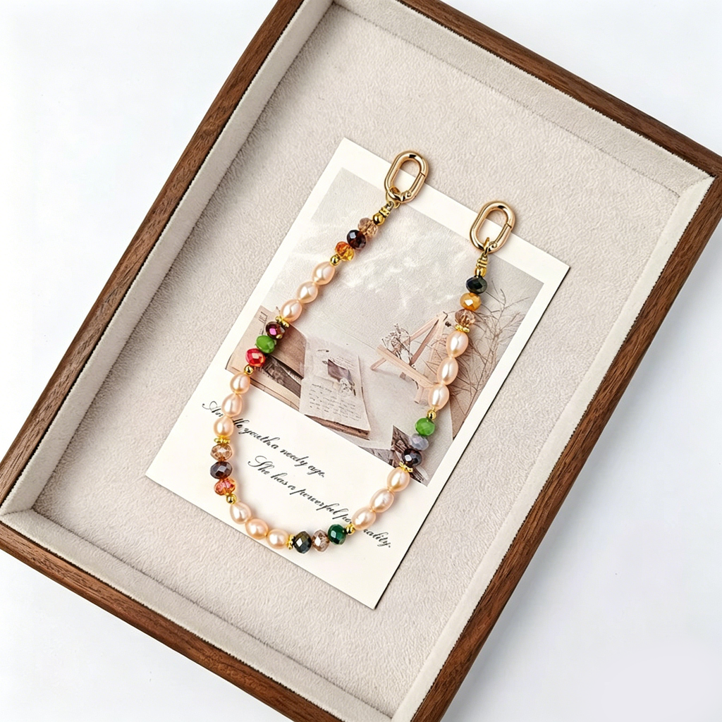 Natural freshwater pearl phone chain - New Hair